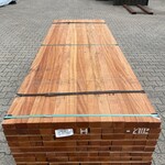 Ca. 78x Angelim Pedra Onderliggers Geschaafd, 45x68mm, lengte 250cm